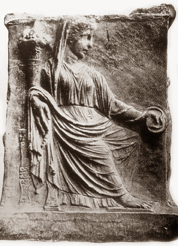 statue of bona dea